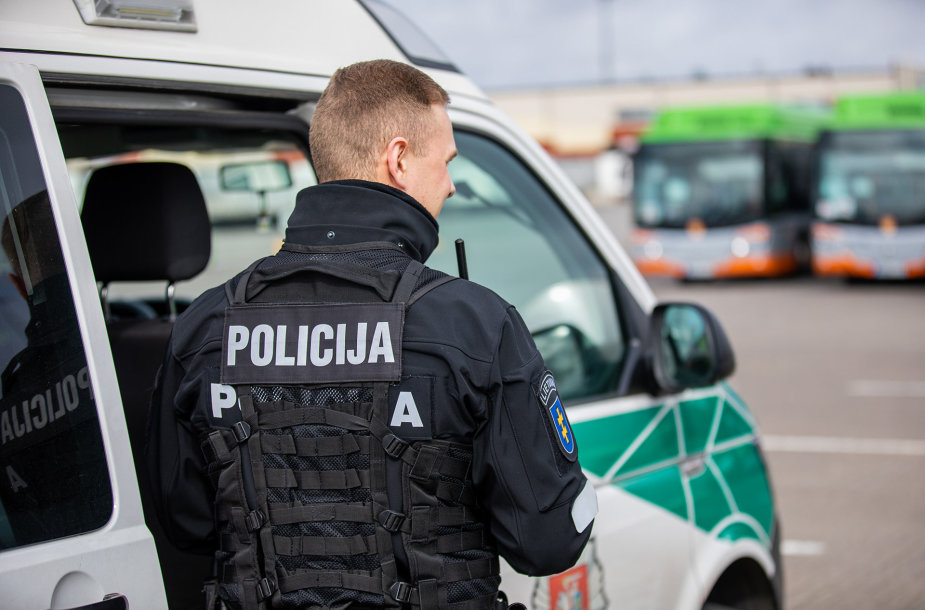 Klaipėdos Kelių policijos pareigūnai tikrino, kaip kertamos sankryžos.