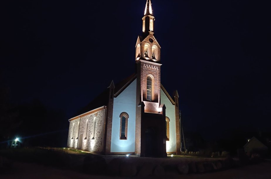 Restauruota Kretingalės bažnyčia