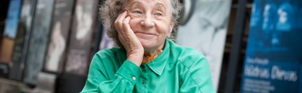 R.Varnaitė džiaugiasi, kad spektaklis &bdquo;Amerika pirtyje&ldquo; vis dar patinka žiūrovams &ndash; Kauno valstybiniame dramos teatre jis rodomas beveik keturis de&scaron;imtmečius.