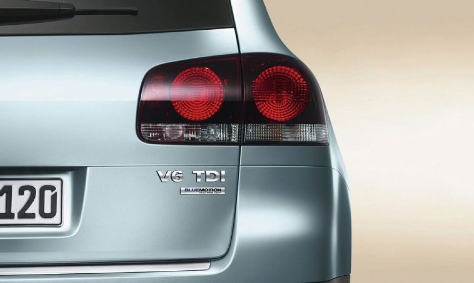 „Volkswagen Touareg V6 TDI BlueMotion“ – ekonomiškas tankas