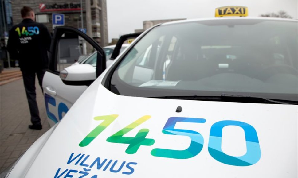 Vilniaus savivaldybės taksi „Vilnius veža“ automobiliai