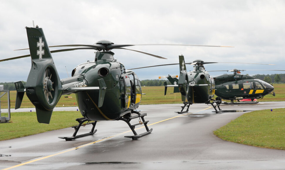Pasieniečių sraigtasparniai &ndash; a&scaron;tuonis keleivius galintis skraidinti &bdquo;Eurocopter EC-145&ldquo; ir &bdquo;Eurocopter EC-135&ldquo;, kuriame telpa &scaron;e&scaron;i keleiviai.