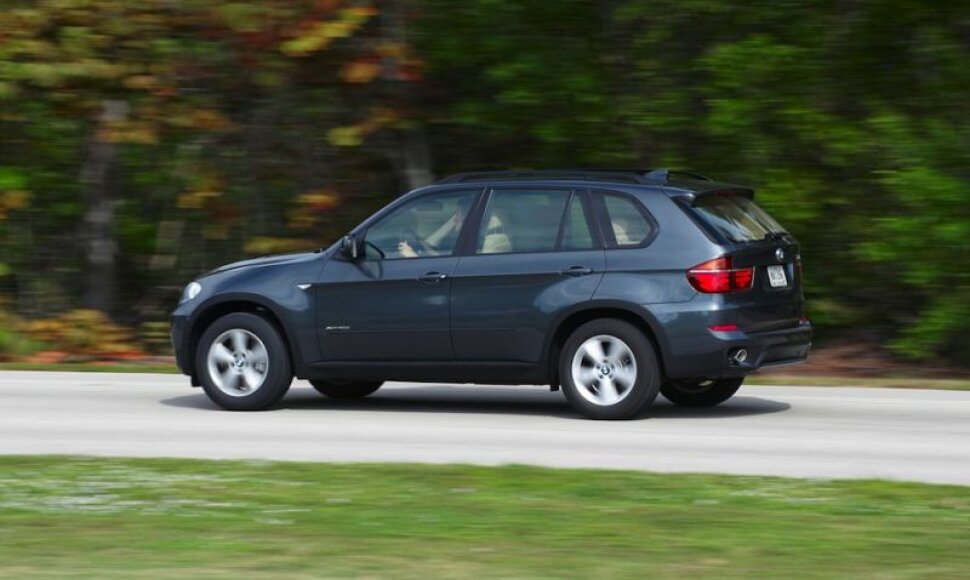 Atnaujintame BMW X5 – nauji varikliai