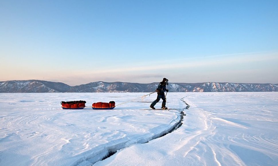 Baikalo ežeras žiemą – nepaprasta kelionė į ledo karalystę