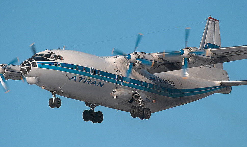 Lėktuvas „Antonov An-12“