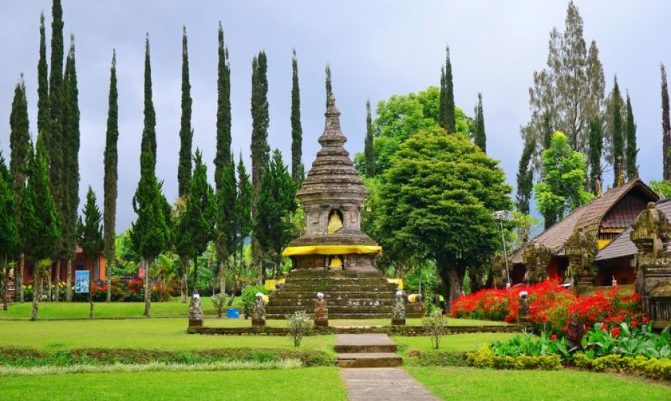 Balis dar vadinamas šventyklų miestu. 