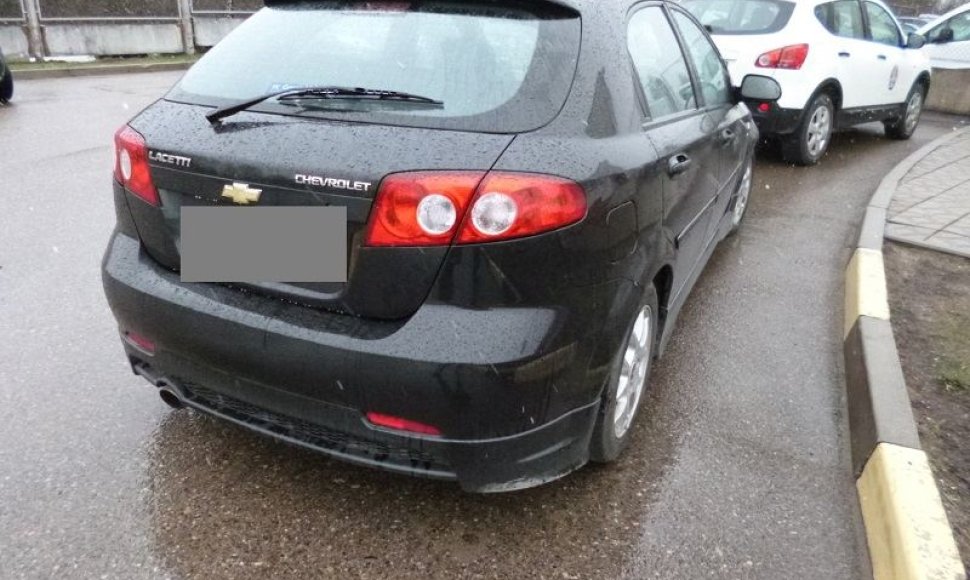 Įtartinas „Chevrolet Lacetti“