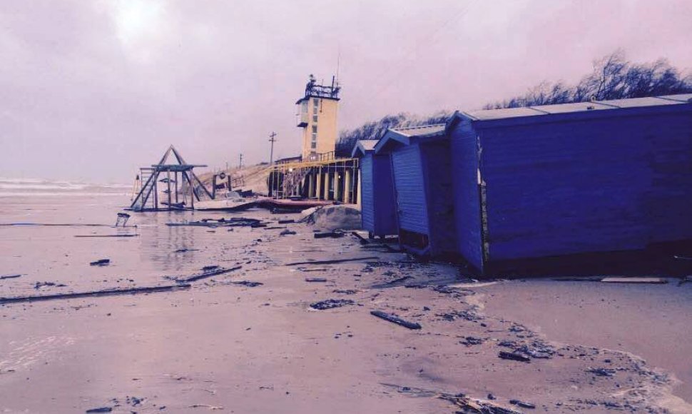 Uraganinis vėjas "Felikas" nusiaubė skęstančųjų gelbėtojų  stotį Smiltynėje