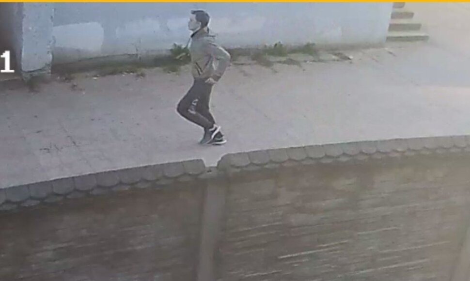 Kauno policijos ieškomas parduotuvių plėšikas