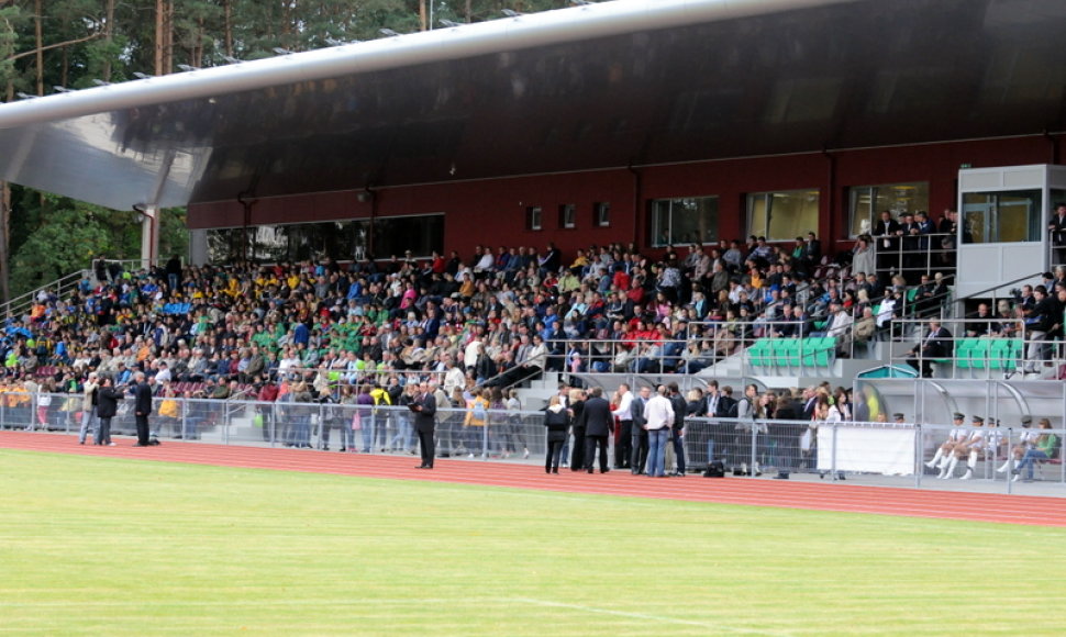 Žiūrovai Alytaus stadione