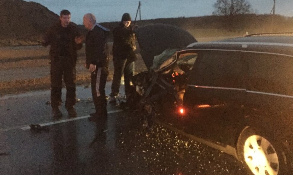 „Audi“ ir sunkvežimio avarija kelyje Kaunas-Marijampolė