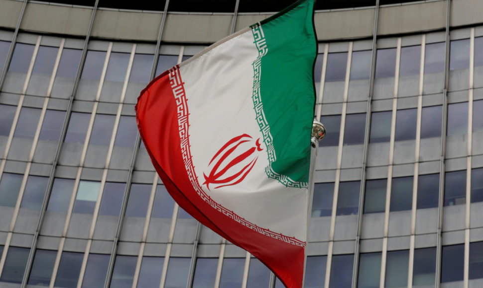 Irano vėliava prie TATENA būstinės