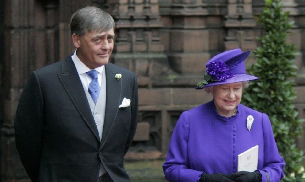 Vestminsterio hercogas Geraldas Cavendishas Grosvenoras ir karalienė Elizabeth II (2004 m.)