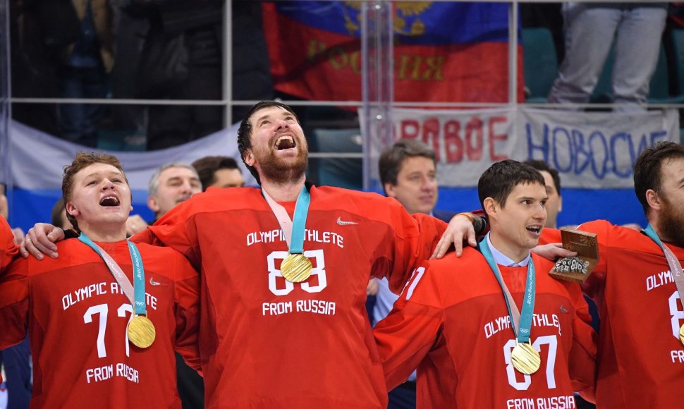 Rusijos sirgaliai su ledo ritulininkais šventė olimpinį auksą.