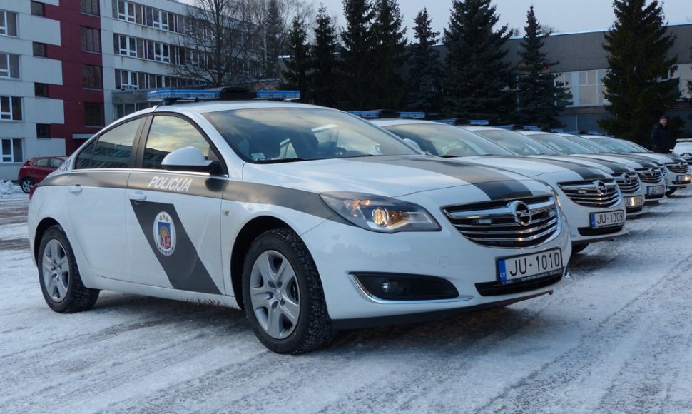 Latvijos policijos „Opel Insignia“