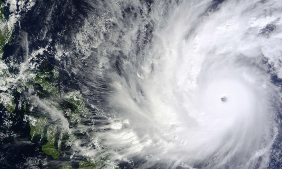Prie Filipinų artėja galingas taifūnas Hagupitas
