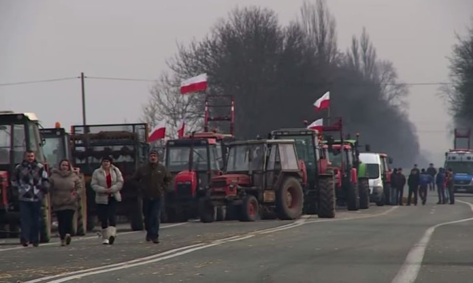 Lenkijos ūkininkai blokuoja kelius