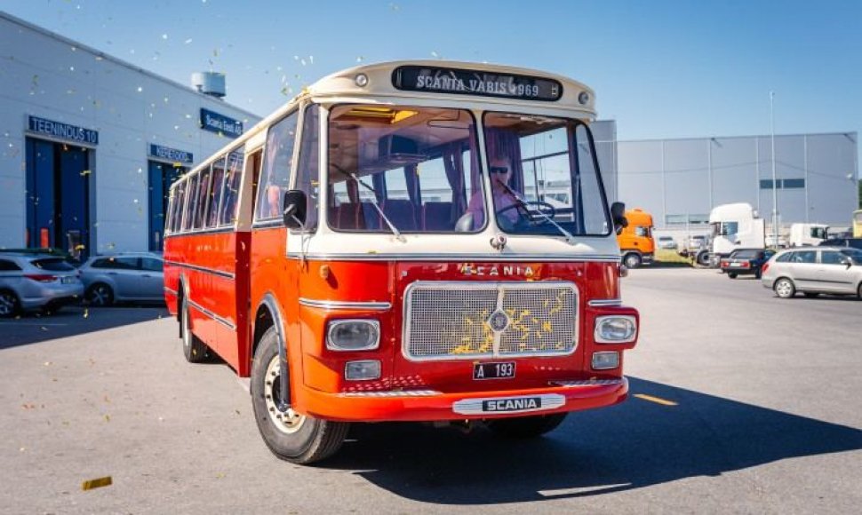 Estai restauravo istorinį autobusą „Scania-Vabis“