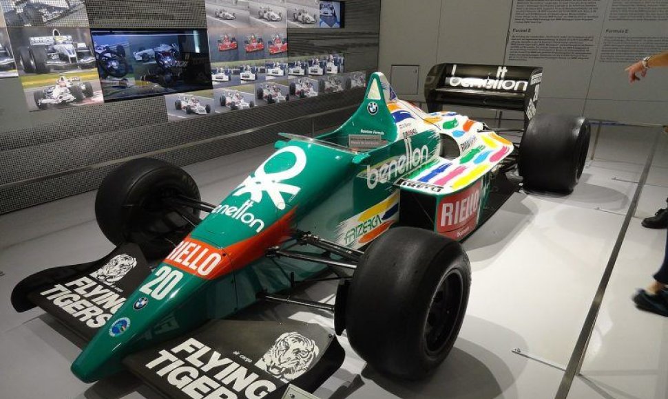 Benetton B186 dabar stovi BMW muziejuje