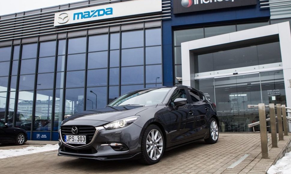 Atnaujinta „Mazda3“ – „Inchcape Motors“ salone