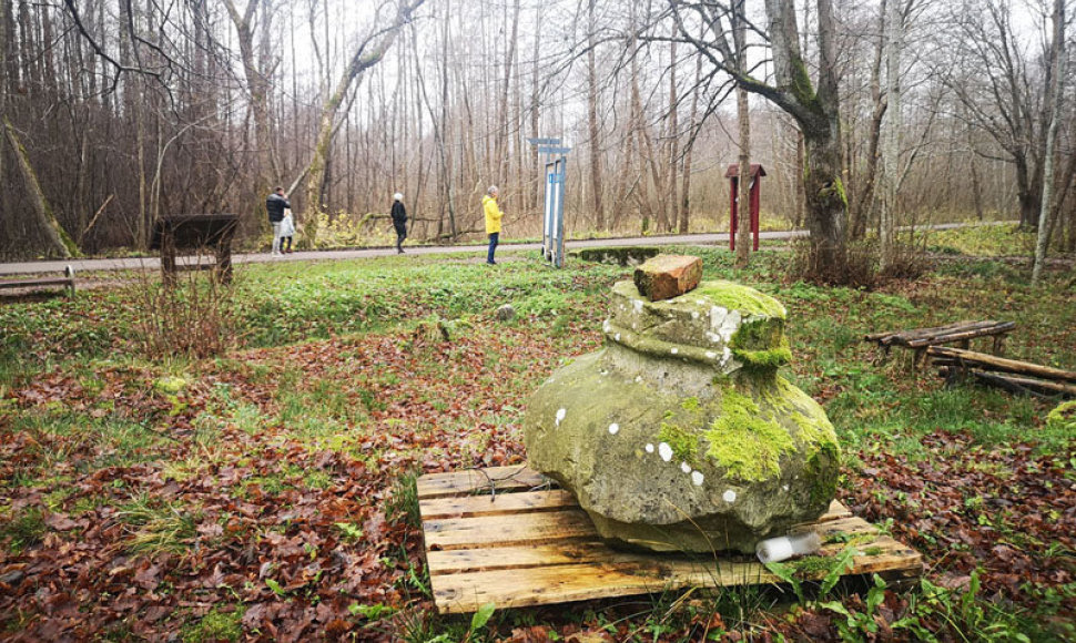 Bažnyčios altoriaus fragmentas. 