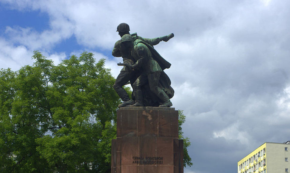 Paminklas Varšuvoje sovietinės kariuomenės kariams