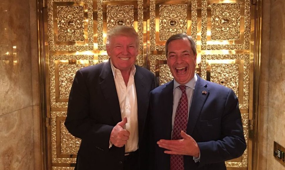 Donaldas Trumpas ir Nigelas Farage'as Niujorko dangoraižyje „Trump Tower“