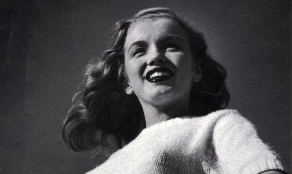 Marilyn Monroe nuotrauka iš pirmos jos fotosesijos parduota už 7 tūkst. JAV dolerių