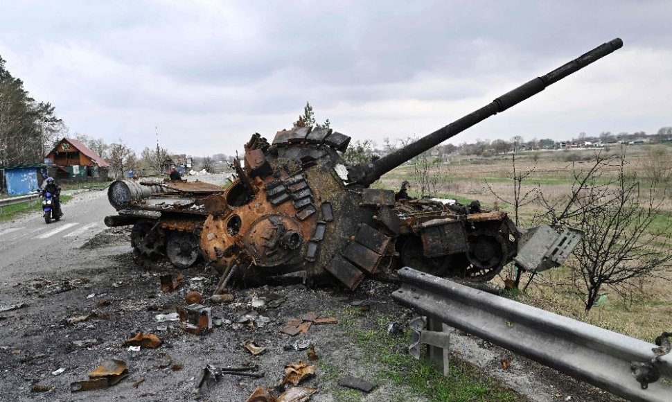 Sunaikintas Rusijos tankas netoli Kijevo