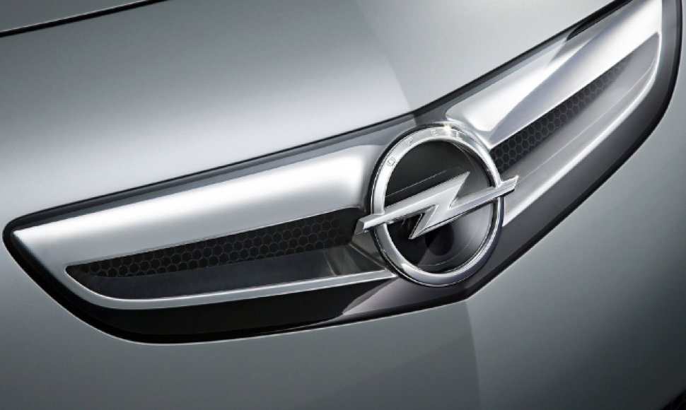 „Opel“ logotipas