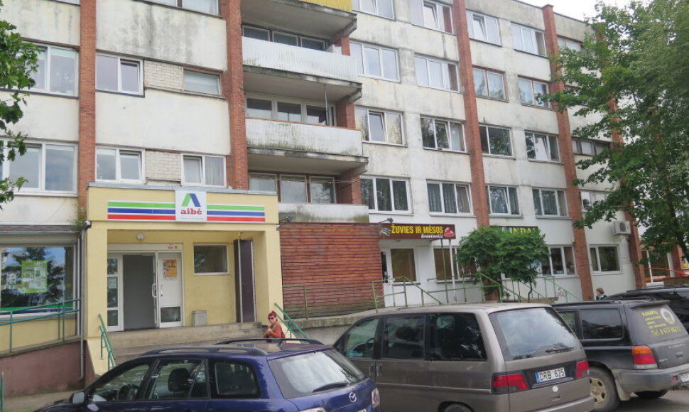 Daugiabutis Tauragėje, kur šventinį trečiadienį vyko smurtine mirtimi pasibaigusios išgertuvės.