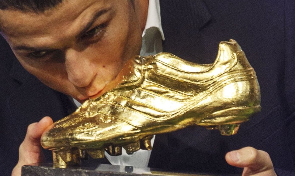 Cristiano Ronaldo įteiktas „Auksinio batelio“ prizas