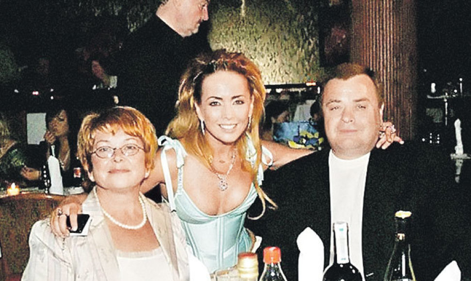 Žana Friskė su motina Olga ir tėvu Vladimiru