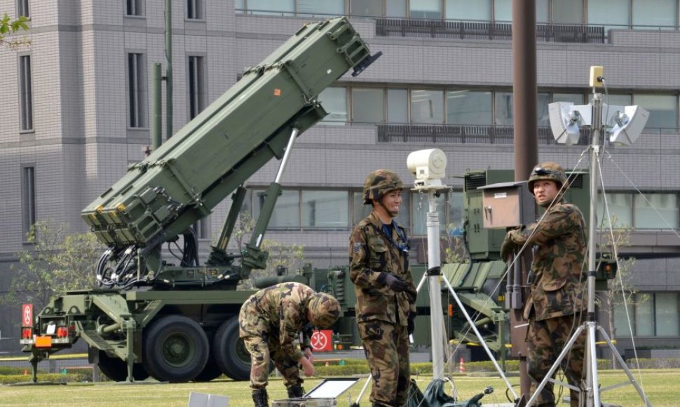 Tokijas rengiasi galimam Šiaurės Korėjos raketų paleidimui. 