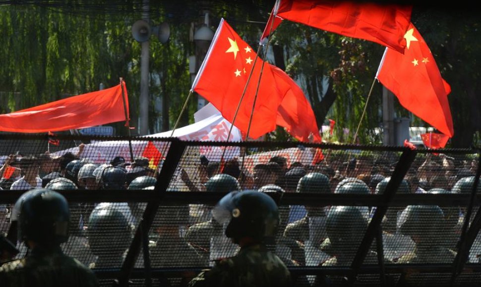 Kinijoje toliau vyksta protestai.