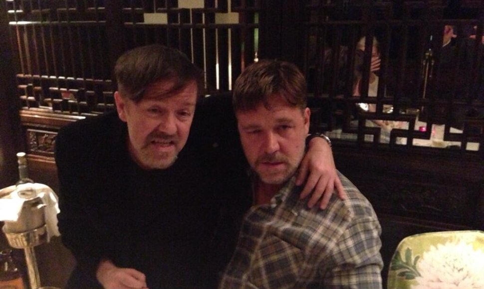 Ricky Gervaisas ir Russellas Crowe