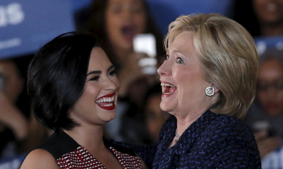 Demi Lovato ir Hillary Clinton 