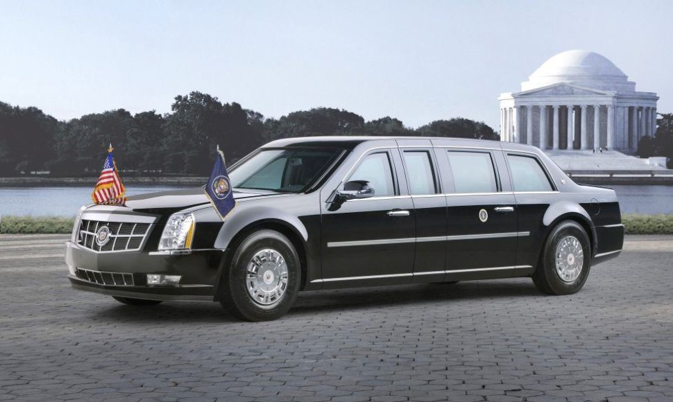 1.2009 m. specialiai JAV prezidentūrai pagamintas „Cadillac Prezidential Limousine“ neturi nieko bendro su jokiu kitu šio gamintojo modeliu. Jo debiutas įvyko 2009 m. sausio 20 dieną Baraco Obamos inauguracijos švenčių metu.