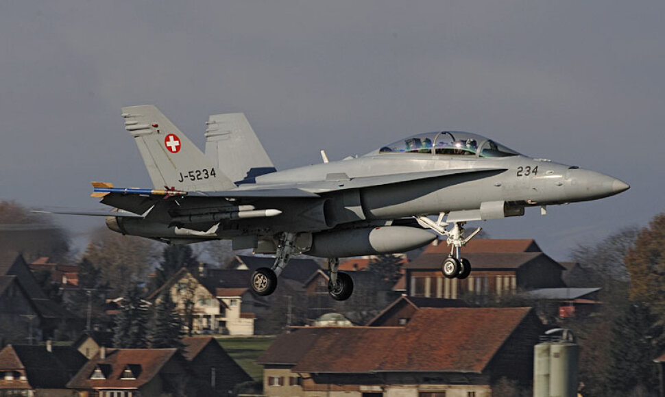 &Scaron;veicarijos F/A-18 &bdquo;Hornet&ldquo;