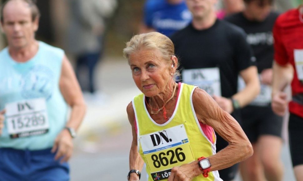 Moteris bėga maratoną Stokholme