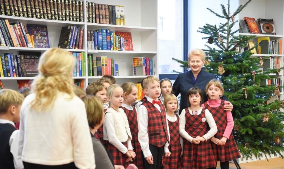 D.Grybauskaitė dalyvauja Bibliotekų metų užbaigimo ceremonijoje.