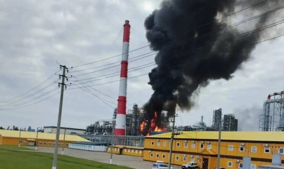 Ukraina smogė TANECO naftos perdirbimo gamyklai Tatarstane