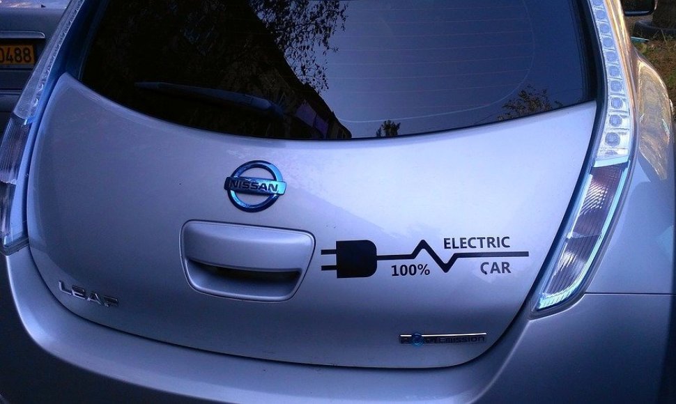 „Nissan Leaf“ elektromobilis