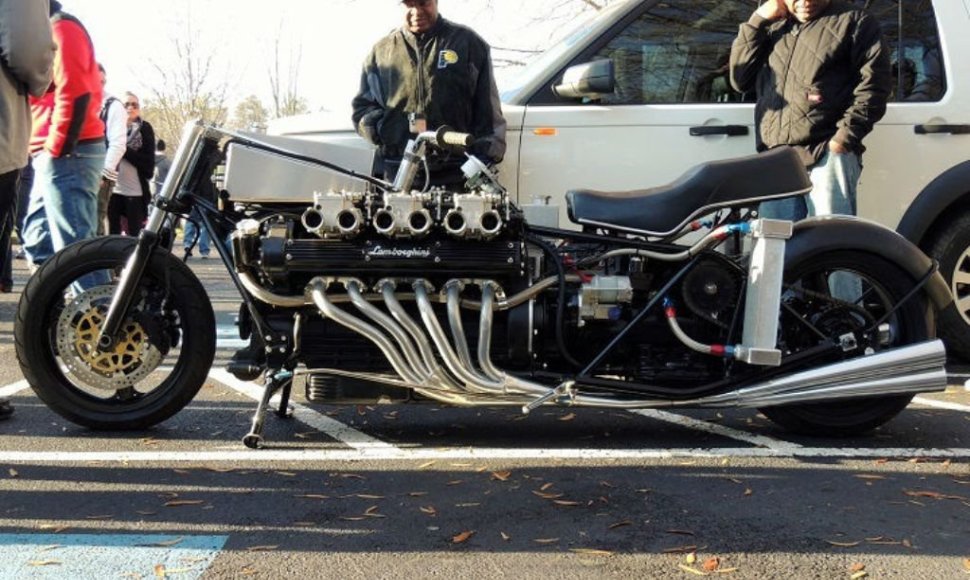 Motociklas su „Lamborghini“ V12 varikliu