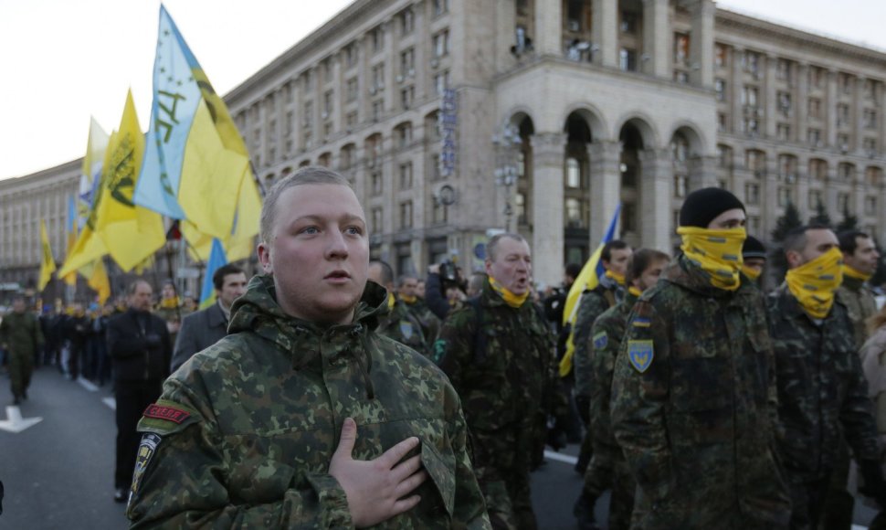 Ukrainos kariai gieda nacionalinį himną