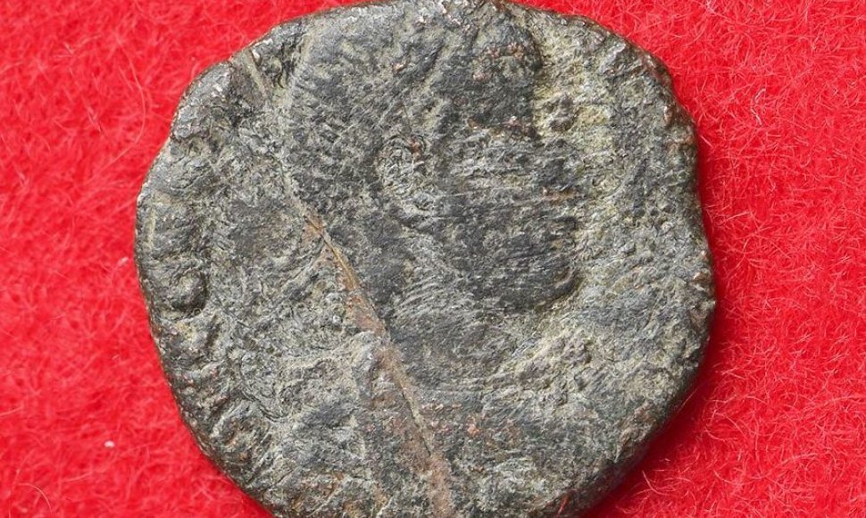 Kaip romėniškos monetos atsidūrė kitoje pasaulio pusėje, Japonijos viduramžių pilyje Okinavos saloje?