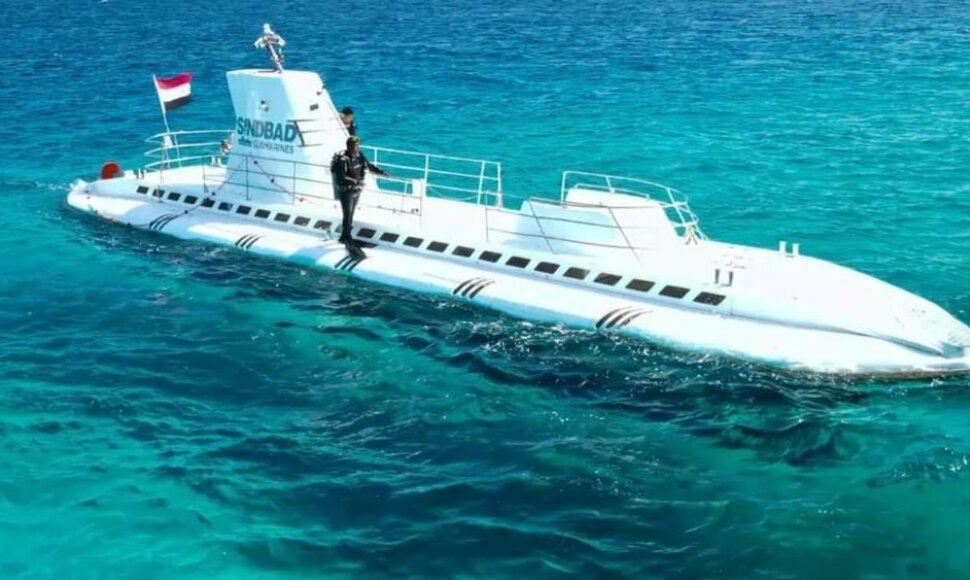 Turistus gabenęs povandeninis laivas &bdquo;Sindbad&ldquo;