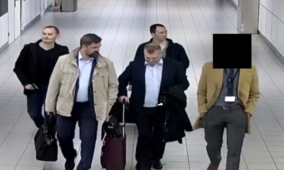 Įtariami GRU agentai Amsterdamo Schipolio oro uoste