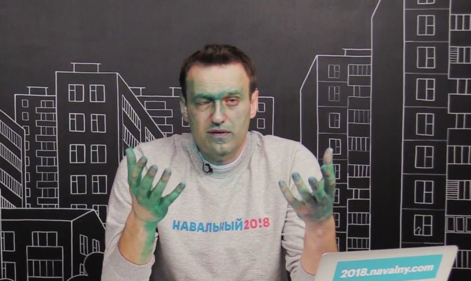 Aleksejų Navalną vėl apipylė briliantine žaluma