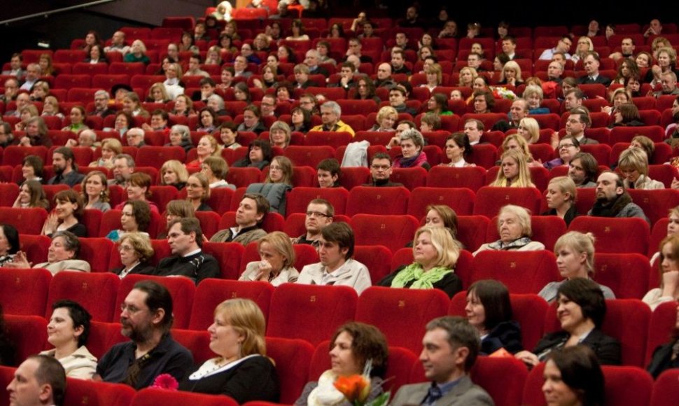 Kino teatras „Forum Cinemas Vingis“ liko be elektros energijos.